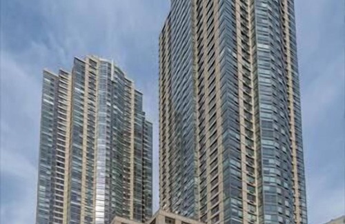 Hudson Exchange Apartment | Spacious 1BR | Gym | steps from PATH | near NYC | by GLS
