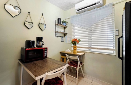 Downtown Hollywood Apartment | Spacious 1BR in Hollywood FL Pet-friendly, Parking