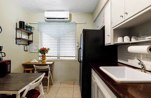 Downtown Hollywood Apartment | Spacious 1BR in Hollywood FL Pet-friendly, Parking