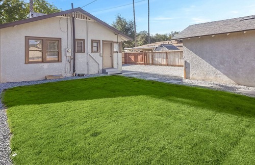 Tower District House | Spacious 2 BD W Fast WiFi-Perfect for Longer Stays