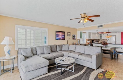 Indian Shores Condo | Spacious 2-bed, 2-bath Sand Dollar 111-GULF FRONT CORNER UNIT n