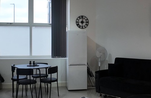 Haverstock Apartment | Spacious 2 Bed Apart with Patio in Camden WR201