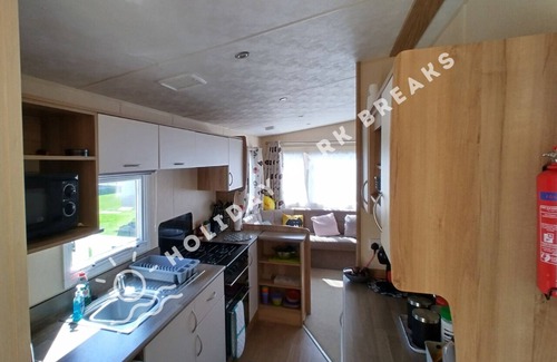 Selsey House | Spacious 2 bed on West Sands @ Seal Bay Resort