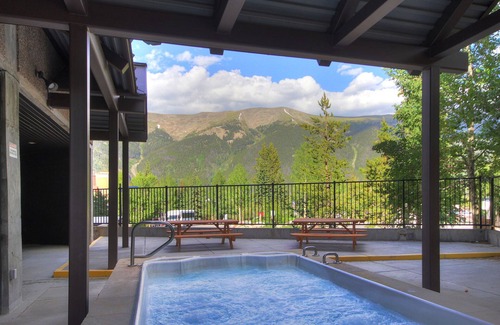 Copper Mountain Village Condo | Spacious 2-Bedroom in Heart of Copper Mountain, Next to Lifts, Hot Tub - MP626