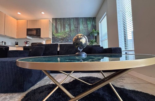 Downtown Des Moines Apartment | Spacious 2 Bedroom Apartment with a pullout couch