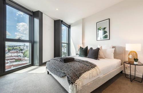 Cremorne Apartment | Spacious 2 bedroom apartment with Free parking-00189