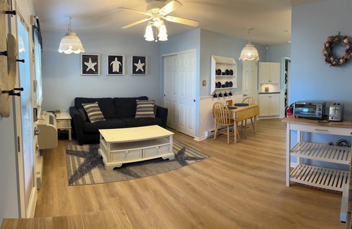 Southend Condo | Spacious 2-bedroom corner condo on the beach with pool, AC, & WiFi in Brigantine