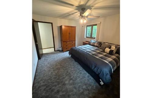 Branch House | Spacious 2-bedroom country home on 17 wooded acres