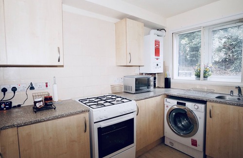 Maidenhead Apartment | Spacious 2 Bedroom Flat on Ground Floor