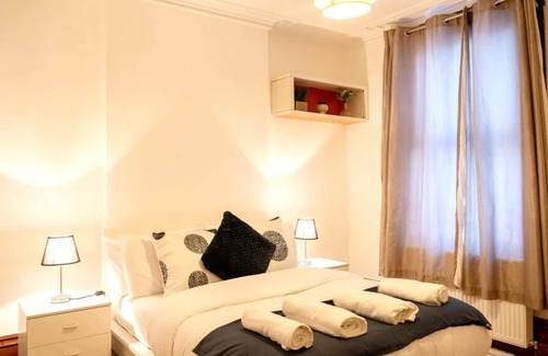 West Ham Apartment | Spacious 2 Bedroom Flat