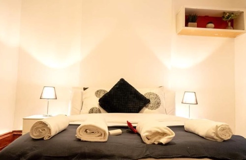 West Ham Apartment | Spacious 2 Bedroom Flat