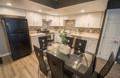 Paradise House | Spacious 2-Bedroom Townhouse with Pool & Private Patio in Central Las Vegas