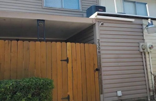 Bossier City House | Spacious 2 bedroom End Unit Townhome in Prime location