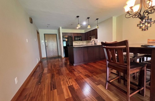 Afton Condo | Spacious 2 BR/2BA Condo at Vista Towers Shangri La
