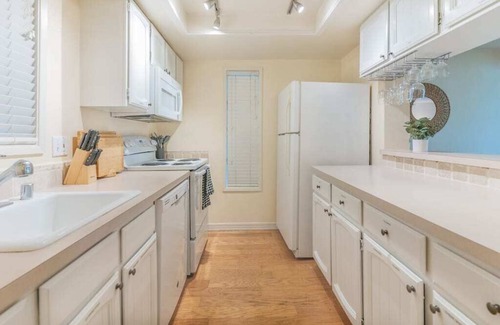 Grass Lawn Apartment | Spacious 2B2B Condo near downtown & Microsoft