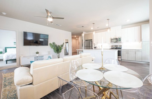 Bolton Apartment | Spacious 2BDRM/2BA at a New Property West Midtown w/FREE parking, Pool & Gym