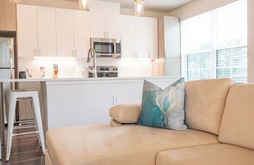Bolton Apartment | Spacious 2BDRM/2BA at a New Property West Midtown w/FREE parking, Pool & Gym
