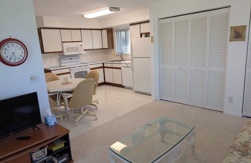 Park Shore Condo | Spacious 2BR, 2BA condo in beautiful Park Shore in Naples. West of US41.