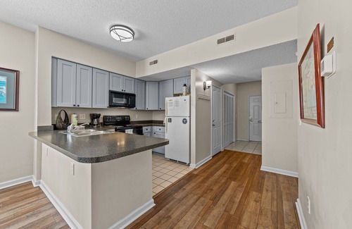 Red Hill Condo | Spacious 2BR/2BA Golf Villa that sleeps 8 at Famous Legends Golf Course