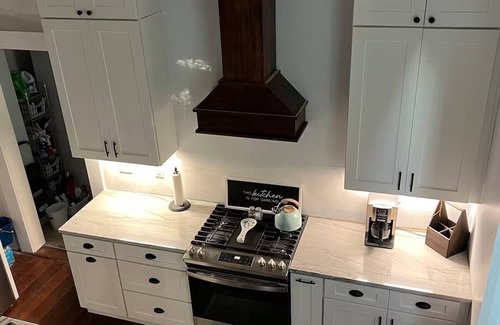 Touro Condo | Spacious 2BR/2BA Uptown Condo - Walk to Magazine St. Dining, Shops & Streetcar