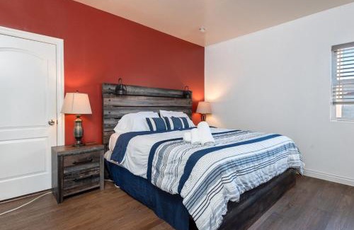 Beverly Hills Apartment | Spacious 2BR Apartment with Full Kitchen & Dining In Beverly Hills