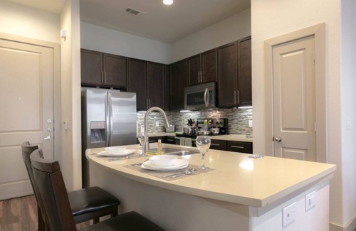 Memorial Condo | Spacious 2BR Condo at 7 Seventy with Outdoor Pool