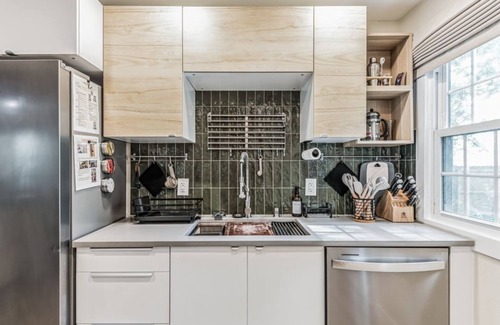 Mid City South House | Spacious 2BR Garden District Duplex in Baton Rouge