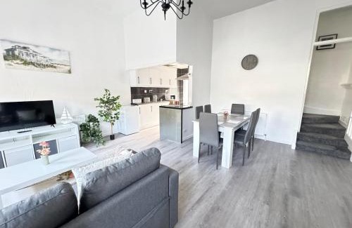 Joppa Apartment | Spacious 2BR Home by Portobello Beach