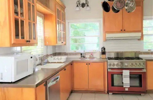 Durham Apartment | Spacious 2BR in Grand Old Home, Downtown Durham