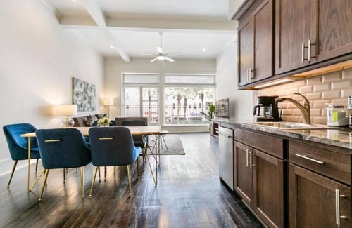 Central Business District Condo | Spacious 2BR w/Canal Views|Walk to Bourbon St