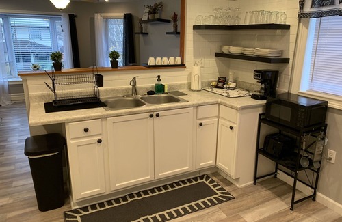 Cleveland Apartment | Spacious 2nd floor apt in the heart of Clevelands west side neighborhood nice !