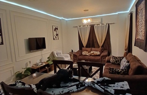 Al Rehab Apartment | Spacious 3-bedroom apartment with WiFi and AC in charming Cairo Governorate
