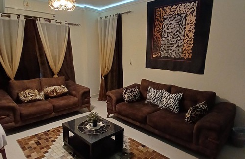 Al Rehab Apartment | Spacious 3-bedroom apartment with WiFi and AC in charming Cairo Governorate