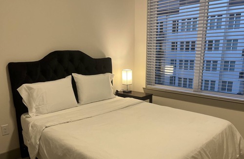 The Galleria Apartment | Spacious 3 Bed/2.5 Bath Apartment in the Galleria