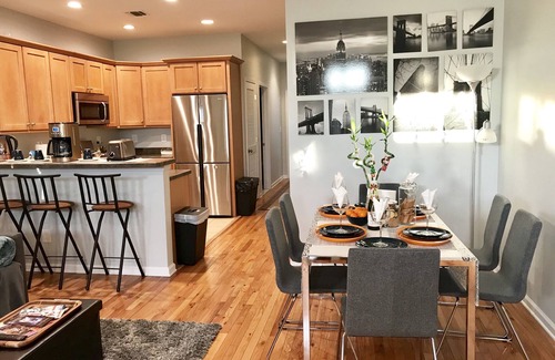 North Bergen Apartment | Spacious 3 bed + 2 Bath + Free parking, mins to Manhattan and Airport
