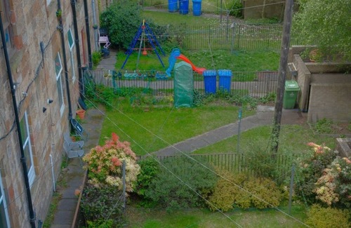 Glasgow Apartment | Spacious 3-Bed Apartment Central Glasgow West End Free Parking