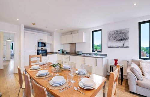 St. Dunstan's Apartment | Spacious 3-Bed Apartment in East London – Great for Families & Business Stays!
