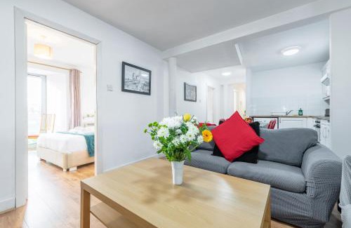 City Centre Dublin Apartment | Spacious 3-Bed Apt in Dublin Center