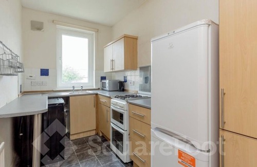 West Pilton Apartment | Spacious 3 bed Flat in Edinburgh