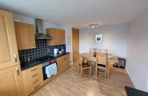 Milford on Sea House | Spacious 3 bed holiday home, New Forest, Milford-on-Sea, close to beach