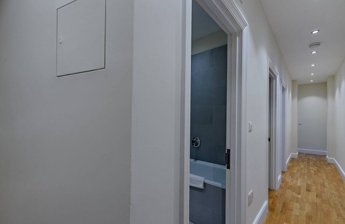 Ravenscourt Park Apartment | Spacious 3 Bedroom Apartment in Hammersmith