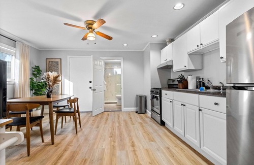 Winter Hill Apartment | Spacious 3-bedroom 2bath apartment in Somerville