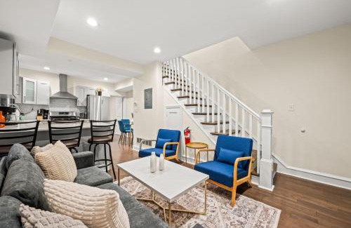 Southwark Apartment | Spacious 3-Bedroom Apt in the Heart of Philly