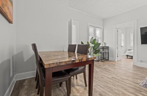 The Heights Apartment | Spacious 3-Bedroom Apartment near NYC - 15min to Times Square, Empire State Building, Central Park, Statue of Liberty