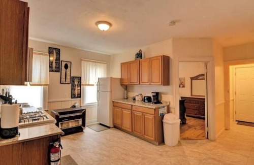 Union HIll Apartment | Spacious 3-bedroom apartment/close to Downtown Worcester/universities/AC