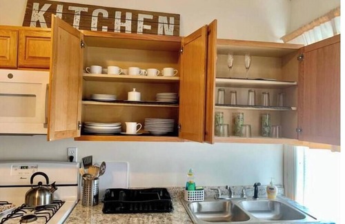 Union HIll Apartment | Spacious 3-bedroom apartment/close to Downtown Worcester/universities/AC