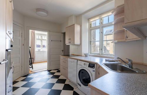 Osterbro Apartment | Spacious 3 Bedroom Apartment in Peaceful Area
