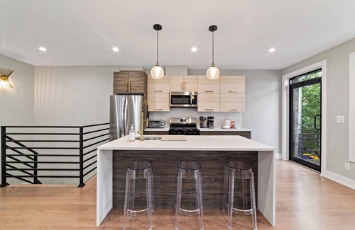 East Flatbush Apartment | Spacious 3-bedroom apartment with WiFi, AC in charming Brooklyn