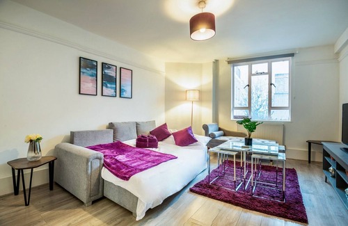 Finsbury Apartment | Spacious 3-Bedroom Apartment near King's Cross Station