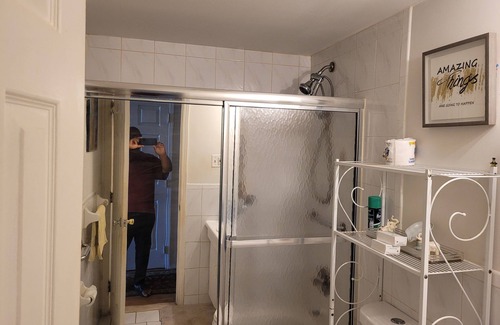Queens Apartment | Spacious 3-bedroom apartment in charming Queens with AC, near to shopping, beach